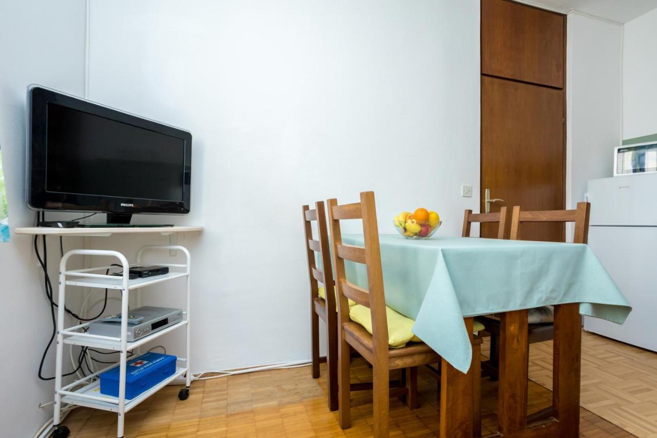 Apartment Jakovac By El-Pi Tours Njivice Esterno foto