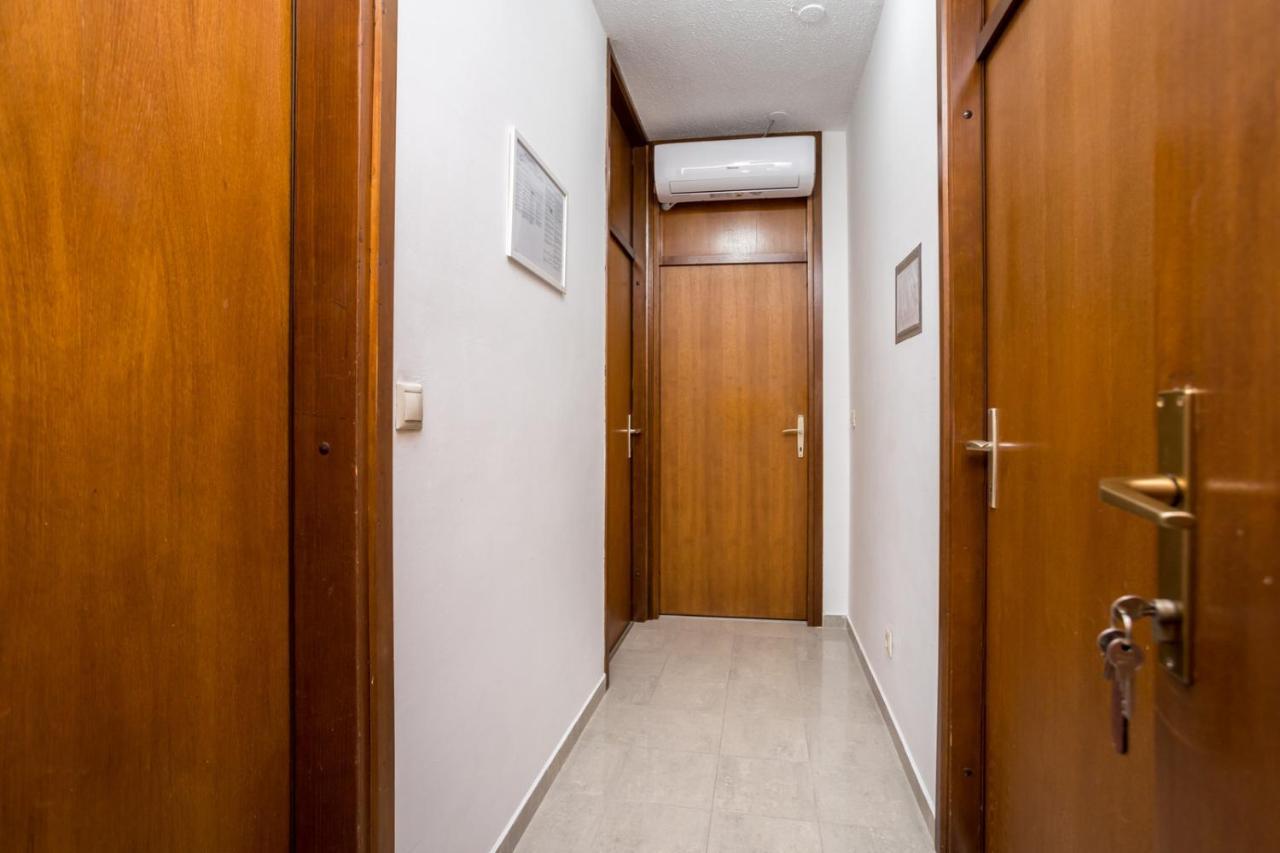 Apartment Jakovac By El-Pi Tours Njivice Esterno foto