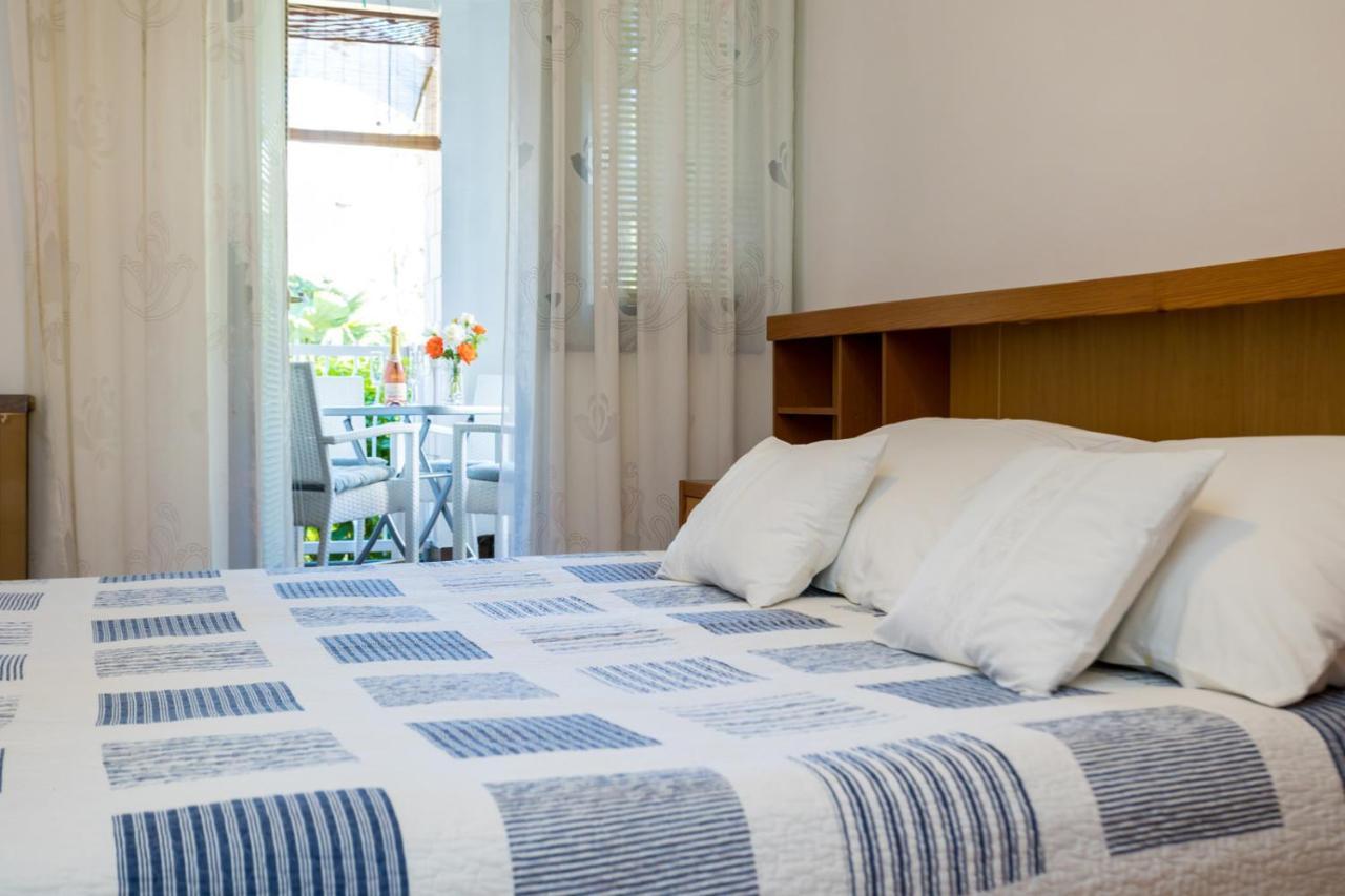 Apartment Jakovac By El-Pi Tours Njivice Esterno foto